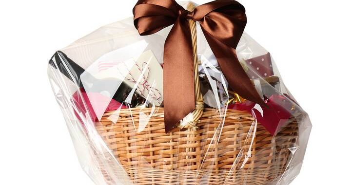 7 Best Items to Put In a Guy’s Gift Basket